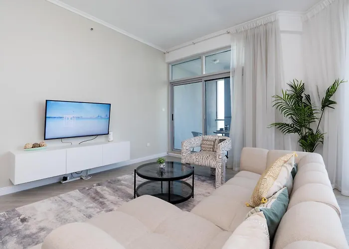 Stunning Interior In An Deal Location